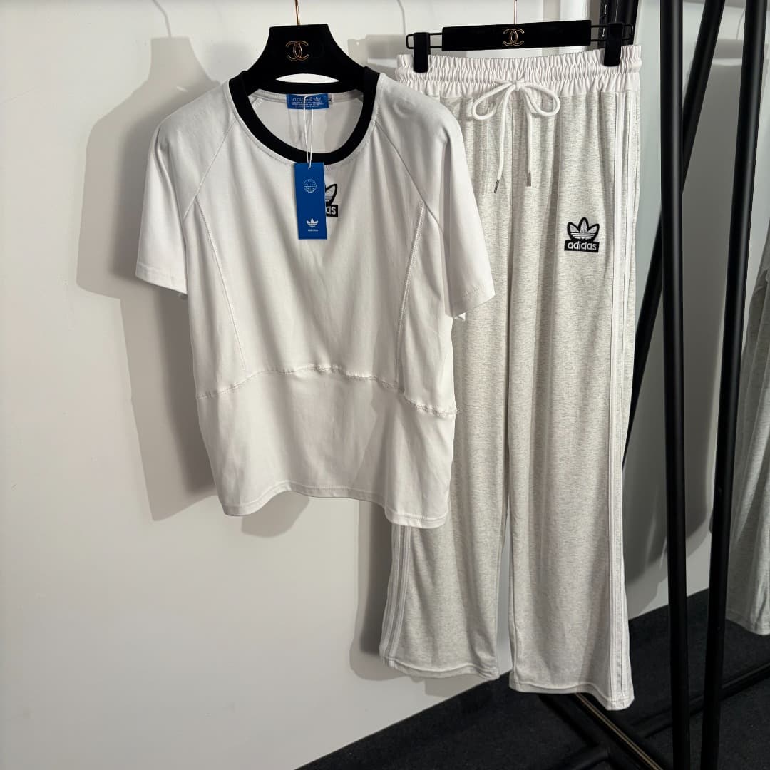 C18578 Item number: 20262589. Adida*Adidas sports set: T-shirt with clover letter embroidery on short sleeves + long pants with side stripes. Colors: gray-white, black, red. Sizes: S, M, L. [For size M: bust circumference 100, sleeve length 29, hip circum — image 4