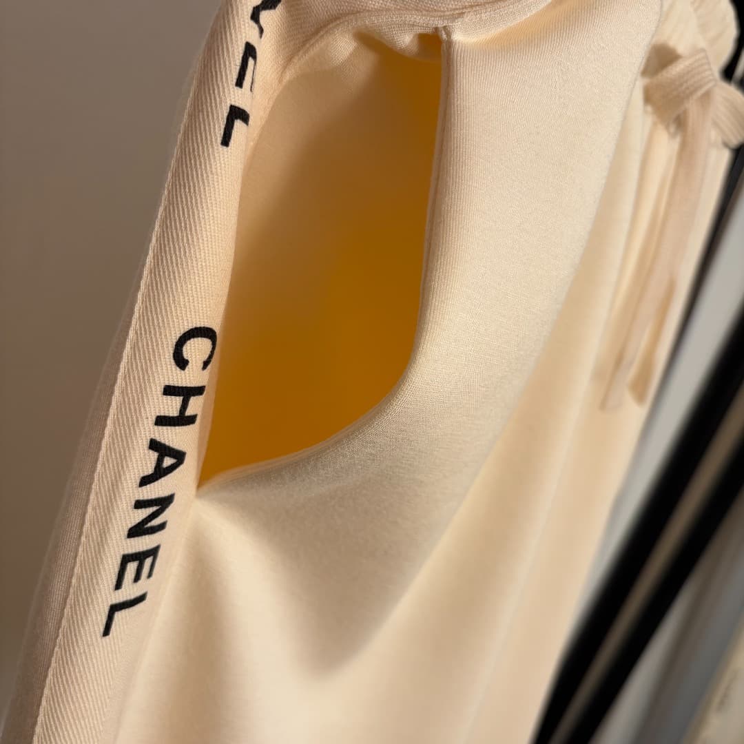 C18574 Style number: 20262593. Chane* new sports set: short-sleeved T-shirt with Chanel logo embroidery and zipper, with a front opening; plus casual pants with side lettering ribbing. Colors: apricot, blue, gray, black. S-XL sizes available. [Size M: sho — image 7
