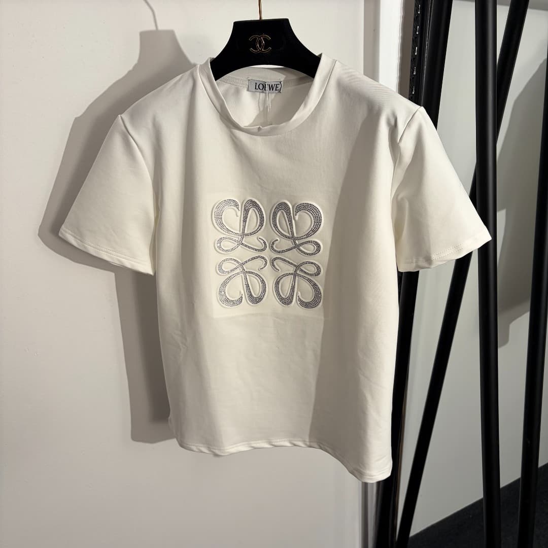 C18572 Item number: 20262598 Loew*. New sports set: short-sleeved T-shirt with rhinestone logo + loose-fitting pants. Colors: white, black. S-XL sizes available. [Size M: shoulder width 42, bust size 96, sleeve length 20, overall length 61; waist circumfe — image 2
