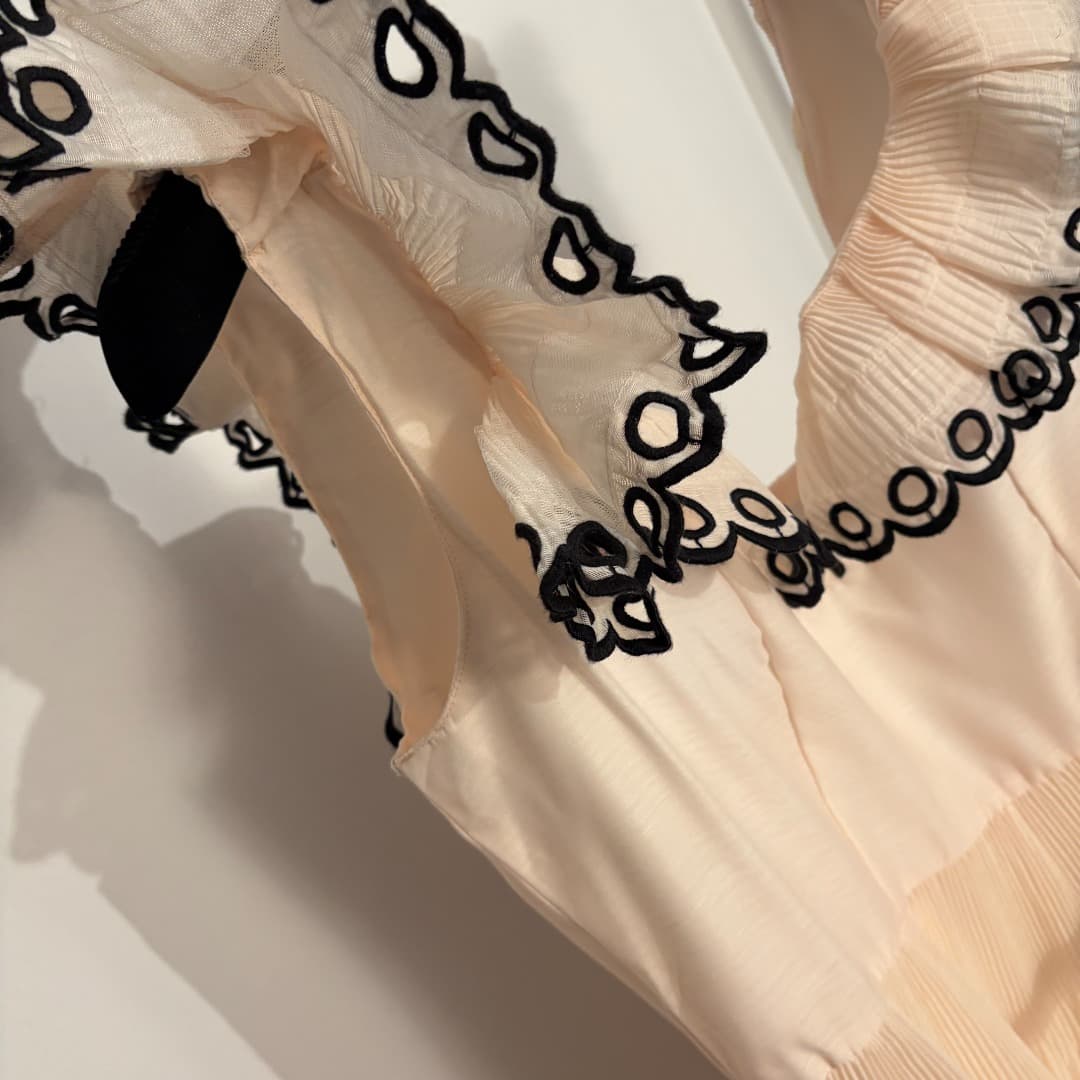 C18374 Style code: 20263273 Zimmermann* New model – bowed belt, lotus collar dress with straps. Short skirt, apricot color, black, S-XL sizes. [L size: bust circumference 98, waist circumference 82, length 93; weight: 0, 525kg] — image 4