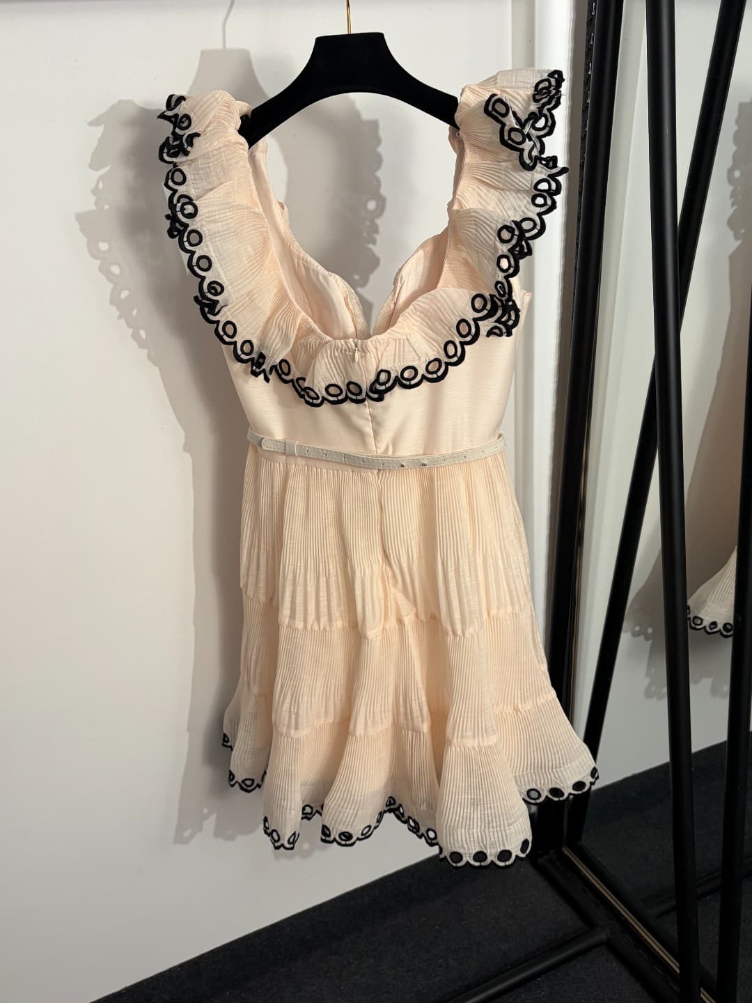 C18374 Style code: 20263273 Zimmermann* New model – bowed belt, lotus collar dress with straps. Short skirt, apricot color, black, S-XL sizes. [L size: bust circumference 98, waist circumference 82, length 93; weight: 0, 525kg] — image 5