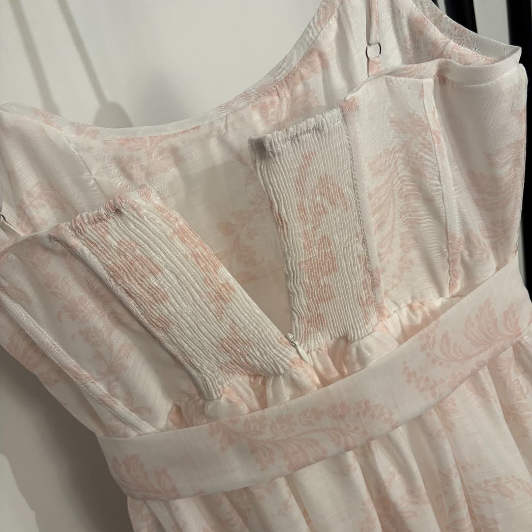 C18334 Size code 20263424 Zimmermann* Vintage/retro style, vacation-themed, vintage hem with floral patterns, floral print, belt, waist-cinching straps, dress. Long dress, white, black, S-XL. [M size: Elasticity at bust: 82; elasticity at waist: 74; lengt — image 7