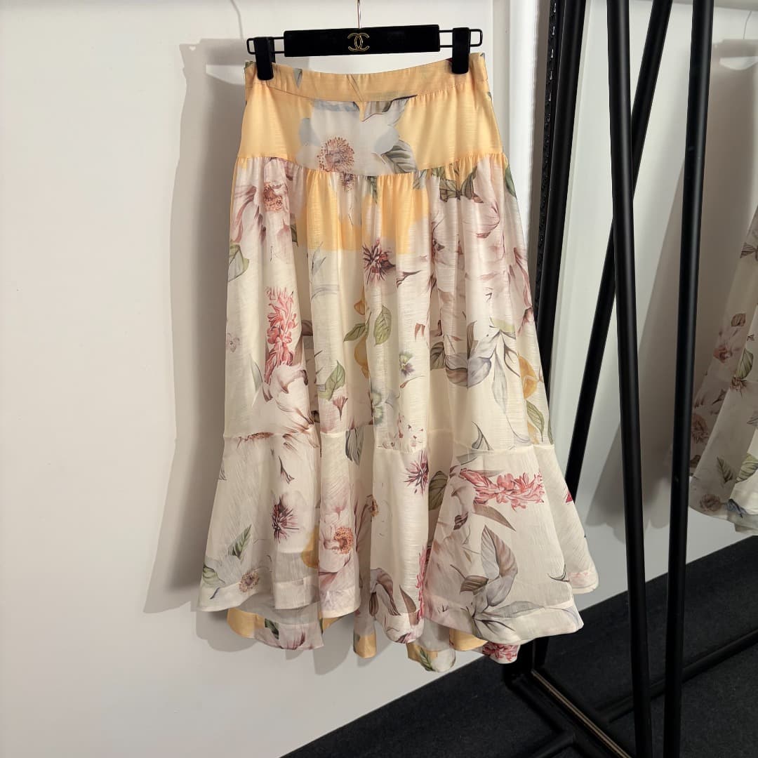 C18340 Item number: 20263453 Zimmermann*. New set: a stylish floral-print vest with long sleeves + a high-waist skirt with pleats. Color: white. S-XL sizes. [Size M: shoulder width 37, bust size 92, sleeve length 65, overall length 44; waist size 68, over — image 6