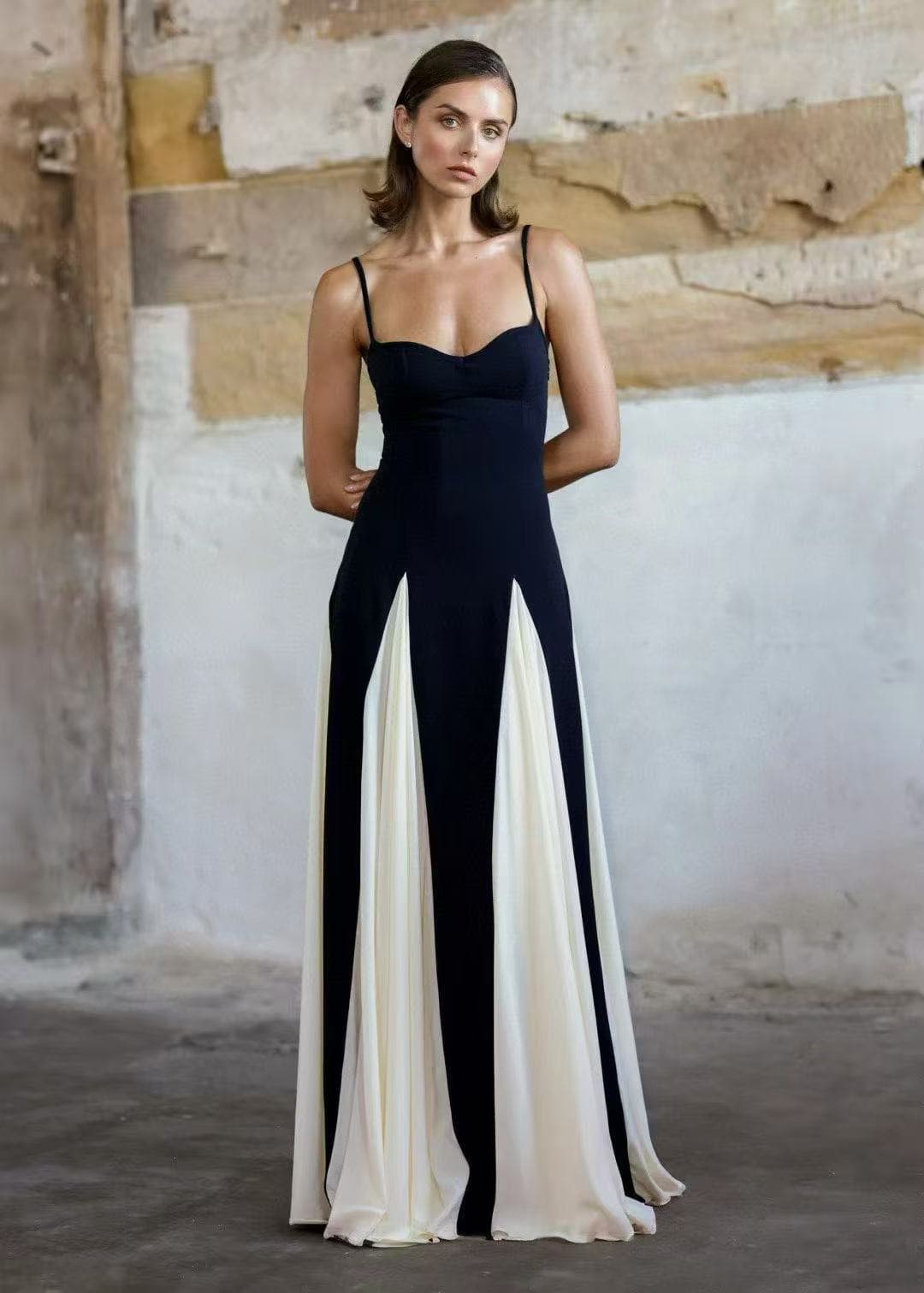 C18246 Item number: 20263978 Zimmermann* New model, mixed-color pleated, flowing dress with a cool vest-style design. Long dress, black color, sizes S-XL. [Size S: elasticity at the bust – 76; length – 137; weight – 0, 855kg] — image 2