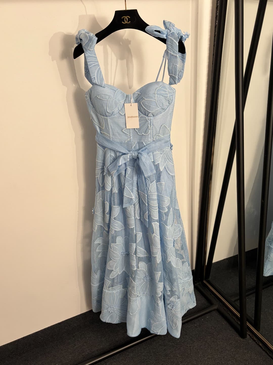 C18308 Item number: 20264120 Zimmermann* New model, three-dimensional embroidered flowers, checked open-bellied dress with straps. Long dress, in yellow, light blue, dark blue, white, khaki colors. S-XL sizes available. [L size: Elasticity of bust: 86; el — image 8