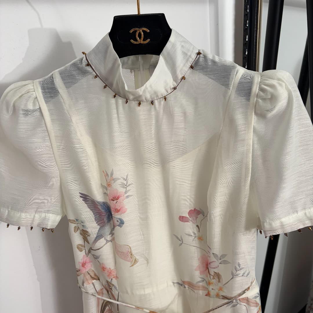 C18366 Item No. 20264276 Zimmermann* New model, with colored bird and flower patterns, tassels and beads, waist-cinching high collar short-sleeve dress. Long dress, with undergarments, in beige, pink, beige-yellow colors. S-XL sizes. [Size M: bust 84, len — image 2