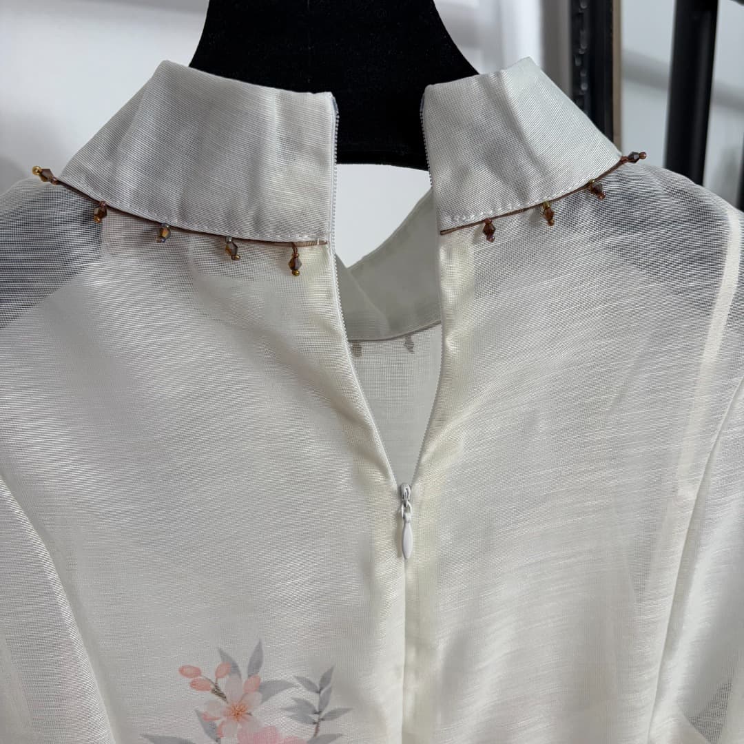 C18366 Item No. 20264276 Zimmermann* New model, with colored bird and flower patterns, tassels and beads, waist-cinching high collar short-sleeve dress. Long dress, with undergarments, in beige, pink, beige-yellow colors. S-XL sizes. [Size M: bust 84, len — image 6