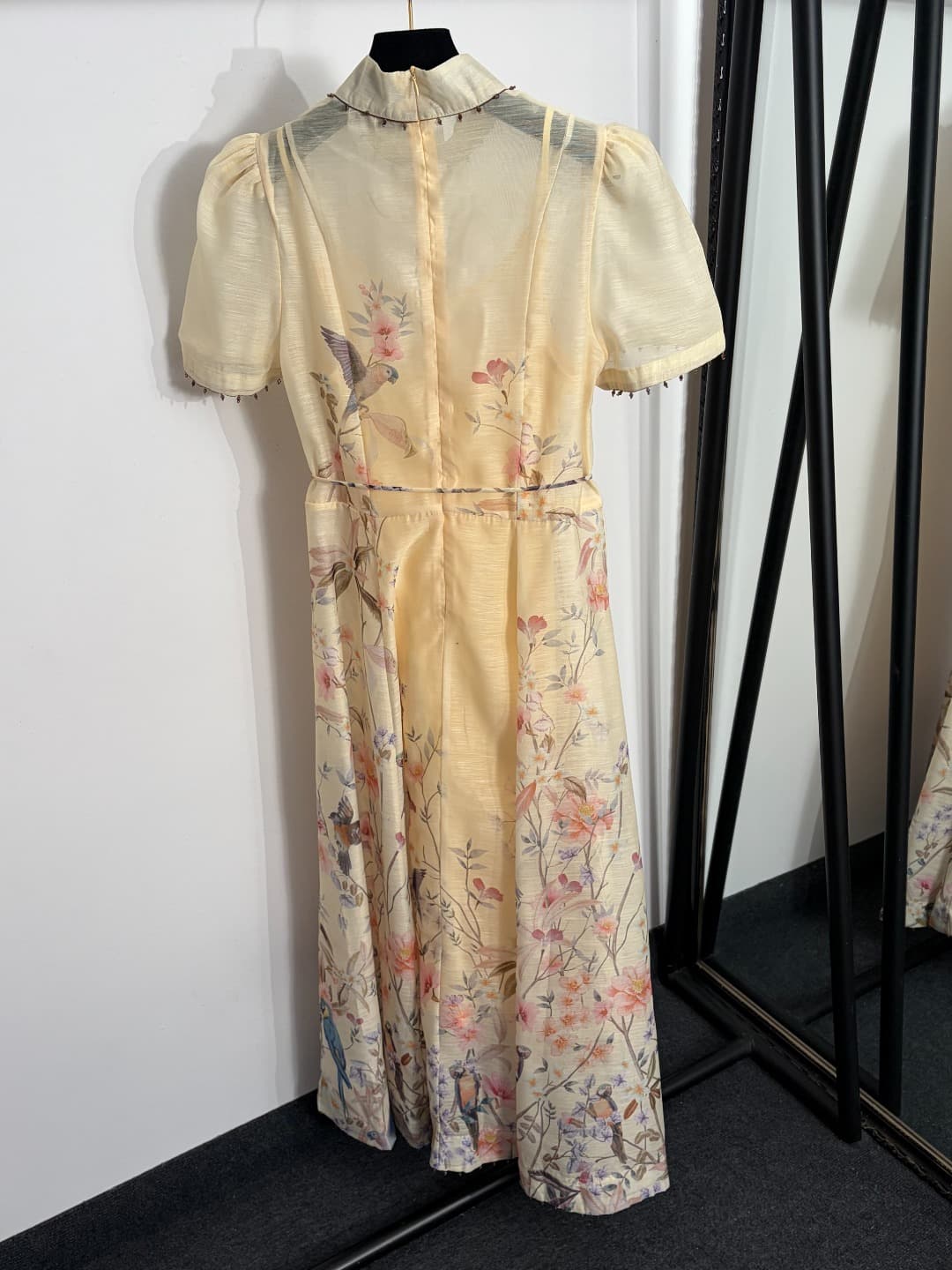 C18365 Style number 20264276 Zimmermann* New model: Colorful bird and flower print, tasseled beads, waist-cinching stand-up collar short-sleeve dress. Long dress with undergarments, in beige, pink, and beige-yellow colors. S-XL sizes. [Size M: Chest circu — image 6