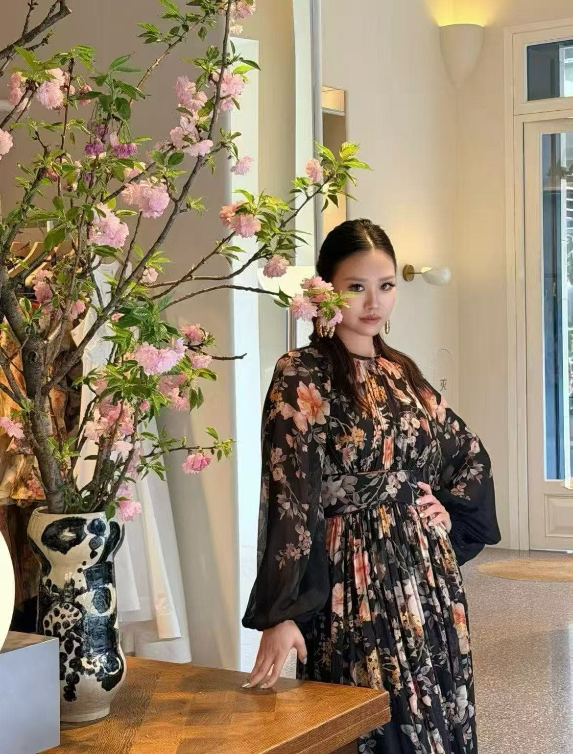 C18363 Style No. 20264277 Zimmermann* New model, elegant style, floral print, long skirt with waistband, black color, S-XL sizes. [Size M: Chest circumference 86, skirt length 90; Chest circumference 92, waist circumference 70. Elasticity, sleeve length 7 — image 4