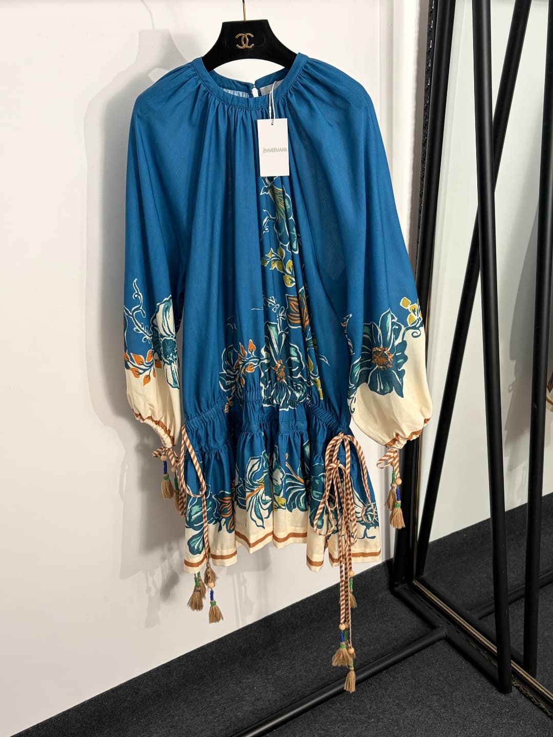 C18373 Item number: 20264253 Zimmermann* New model, floral print, drawstring, waist-cinching, long-sleeved dress with short skirt, blue color, S-XL sizes. [Size M: bust measurements 124, 68; length 92; weight 0, 605kg] — image 1