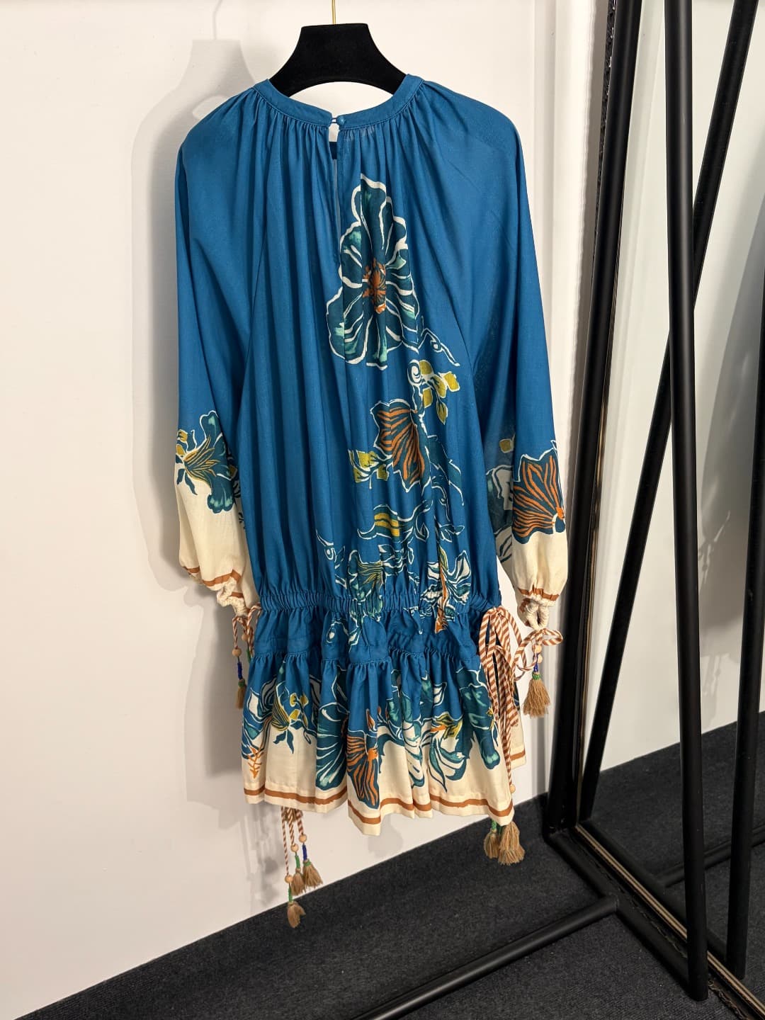 C18373 Item number: 20264253 Zimmermann* New model, floral print, drawstring, waist-cinching, long-sleeved dress with short skirt, blue color, S-XL sizes. [Size M: bust measurements 124, 68; length 92; weight 0, 605kg] — image 7