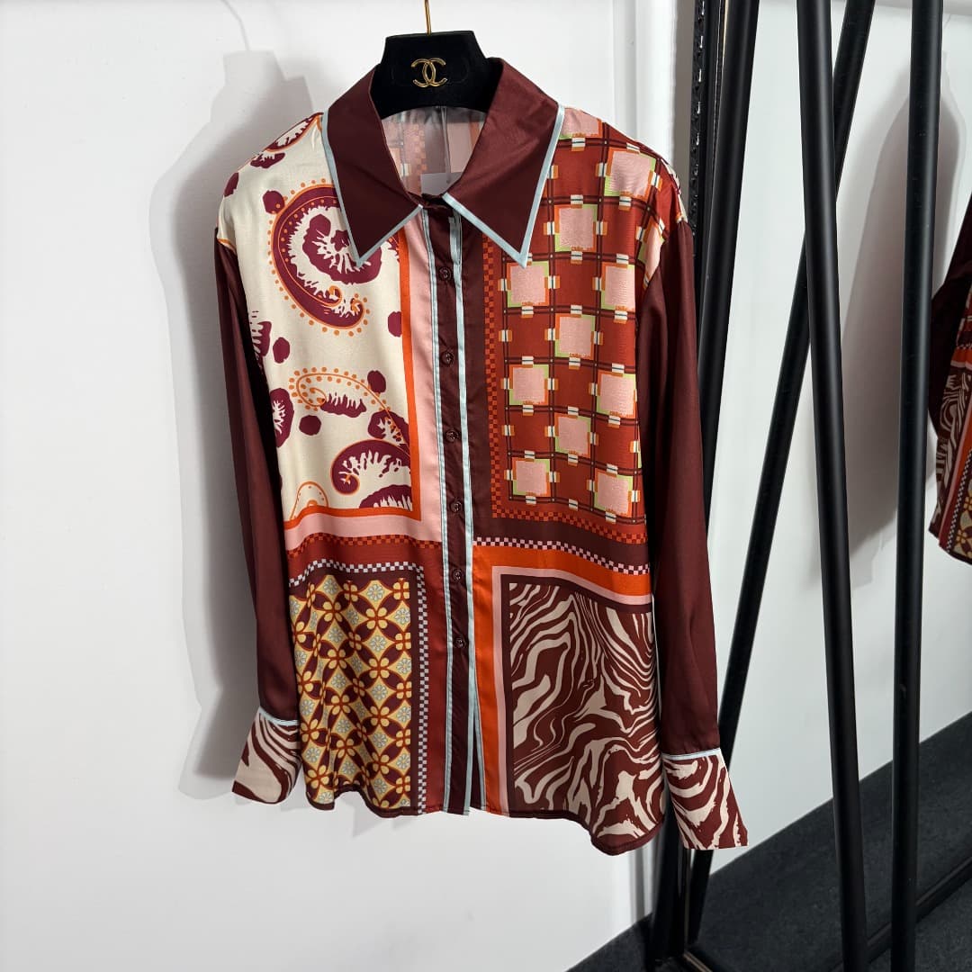C18369 Item number: 20264258 Zimmermann* New set: irregular pattern printed long-sleeved shirt + high-waist wide-leg pants, khaki color, S-XL sizes. [Size M: shoulder width 47, bust size 106, sleeve length 59, overall length 70; waist size 64, elastic, ov — image 2