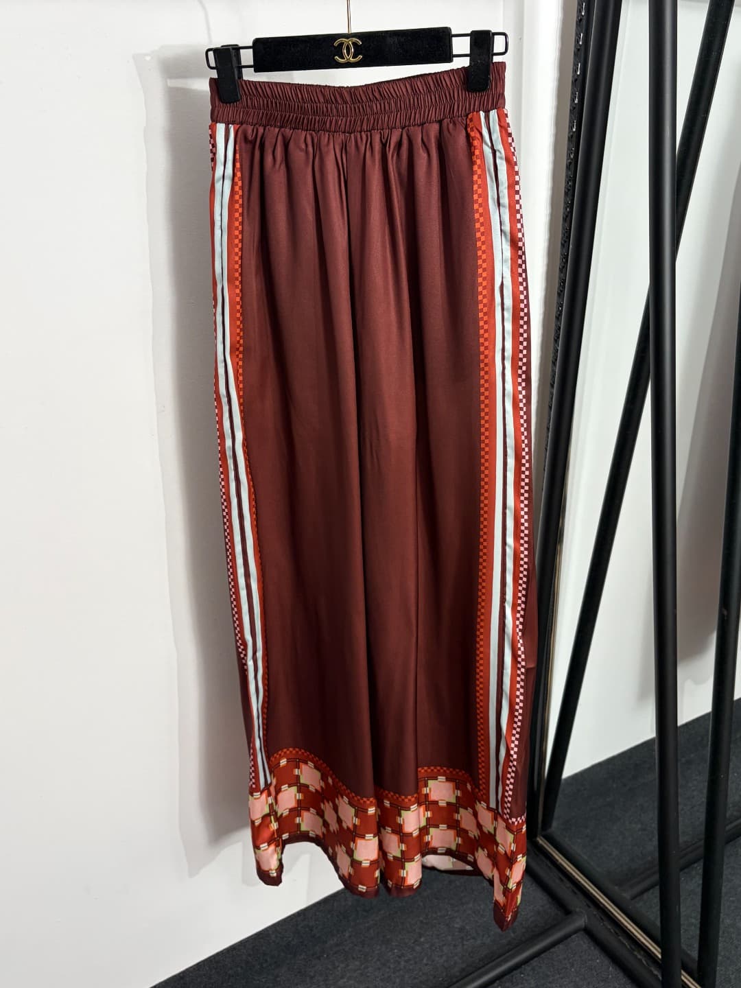 C18369 Item number: 20264258 Zimmermann* New set: irregular pattern printed long-sleeved shirt + high-waist wide-leg pants, khaki color, S-XL sizes. [Size M: shoulder width 47, bust size 106, sleeve length 59, overall length 70; waist size 64, elastic, ov — image 6