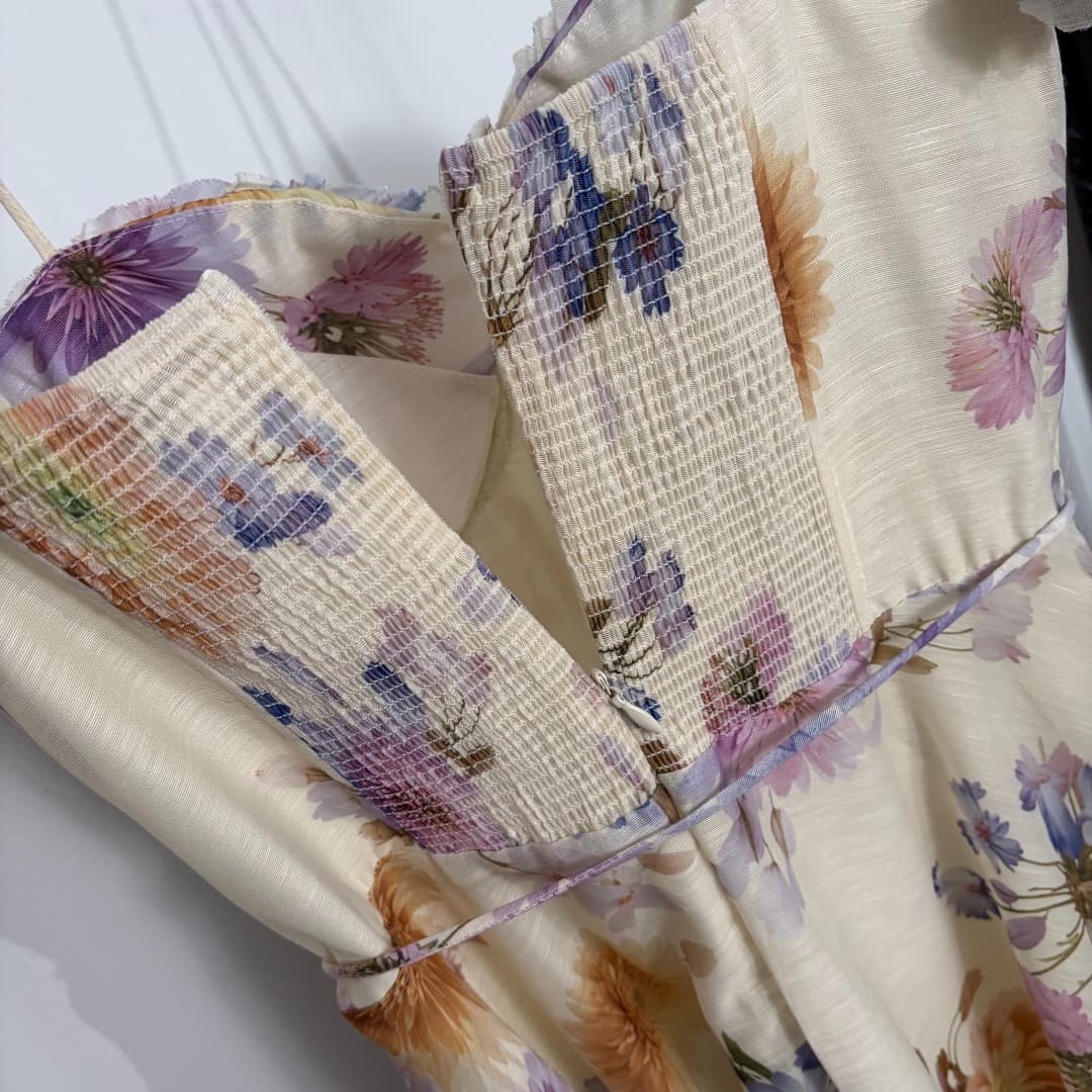 C18362 Item No. 20264280 Zimmermann* New model, colored daisy print, three-dimensional flower strap, cinched waist, ruffled halter dress. Short skirt, beige color, S-XL sizes. [Size M: Elasticity of bust: 86; waist: 74; length: 82; weight: 0, 355kg] — image 7