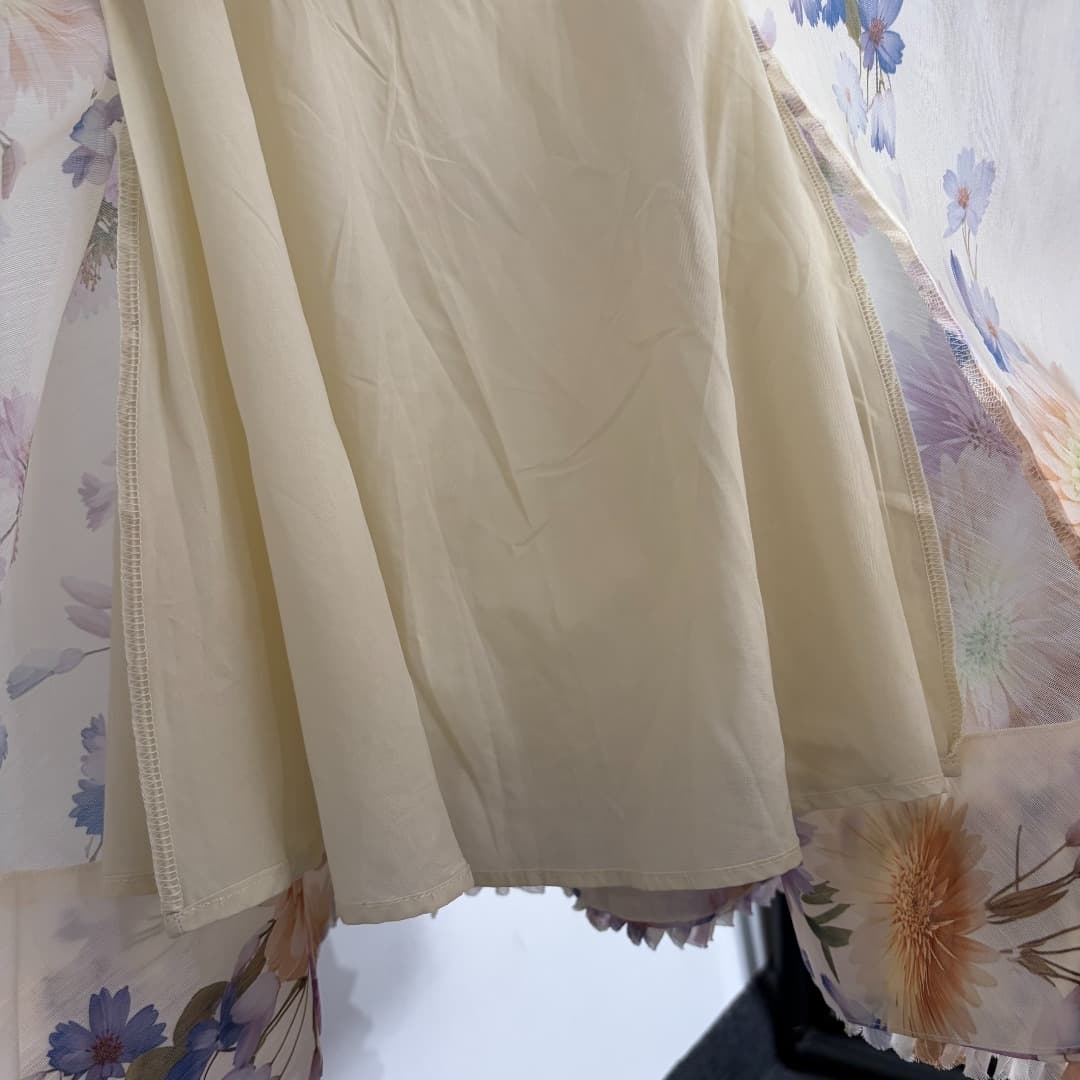 C18362 Item No. 20264280 Zimmermann* New model, colored daisy print, three-dimensional flower strap, cinched waist, ruffled halter dress. Short skirt, beige color, S-XL sizes. [Size M: Elasticity of bust: 86; waist: 74; length: 82; weight: 0, 355kg] — image 8
