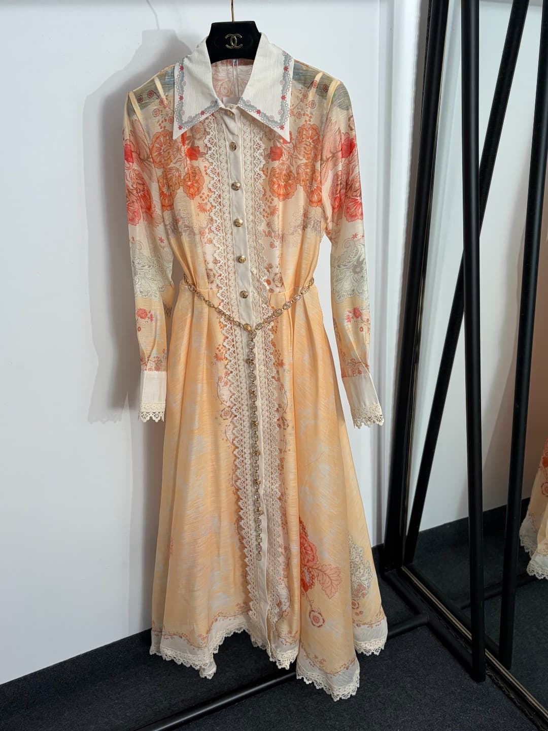 C18360 Item number: 20264302 Zimmermann* New model. Diamond-encrusted chain belt. Elegant lace-trimmed long-sleeved shirt dress with a undergarment, in light orange, purple, and green colors. S-XL sizes. [Size M: bust 86, length 96; shoulder width 38, bus — image 3