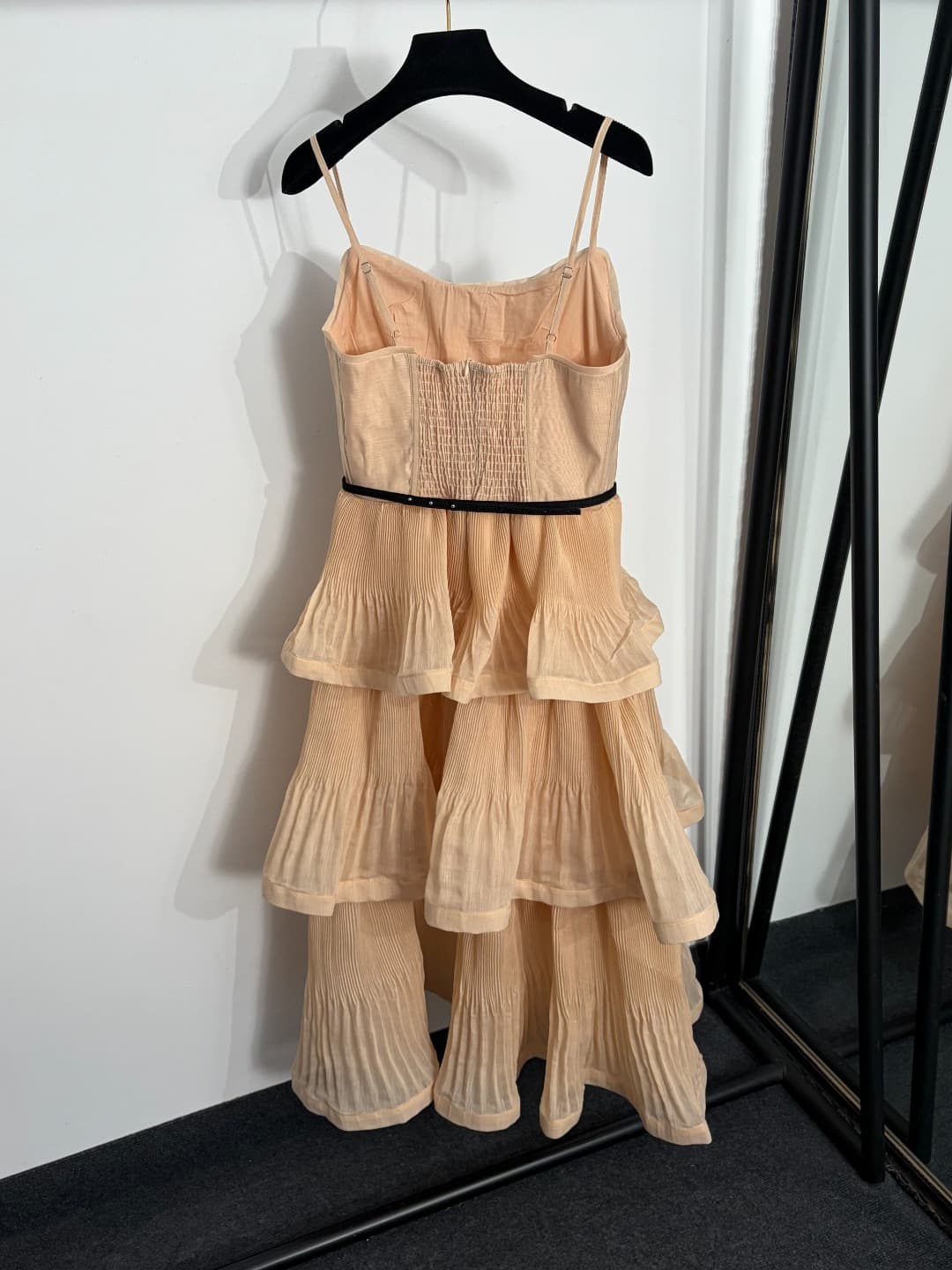 C18349 Style number 20264426 Zimmermann* New design: ruffled, bowed, cinched waist, strapless dress. Cake-length dress, apricot color, red, S-XL sizes. [Size M: Elasticity of bust: 80; Elasticity of waist: 70; Length: 110; Weight: 0, 515kg] — image 6