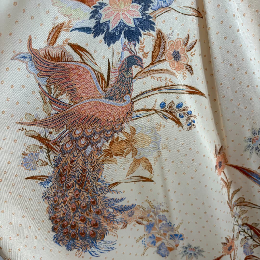 C18336 Item number: 20264582 Zimmermann* New set: long-sleeved shirts with peacock and bird prints, plus shorts. Colors: apricot, green. S-XL sizes available. [Size M: shoulder width 47, bust size 116, sleeve length 59, overall length 75-79; waist circumf — image 5