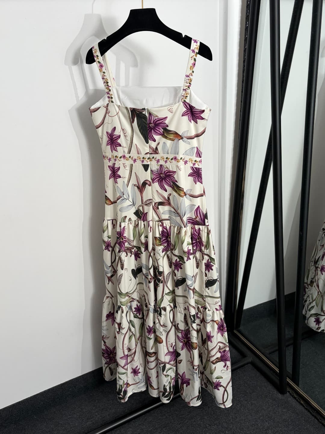 C18347 Item number: 20264505 Zimmermann* New model – purple floral print wrap dress. Long dress, beige color, sizes S-XL. [Size M: bust length 84, waist length 74, skirt length 131; Weight: 0, 505kg] — image 6