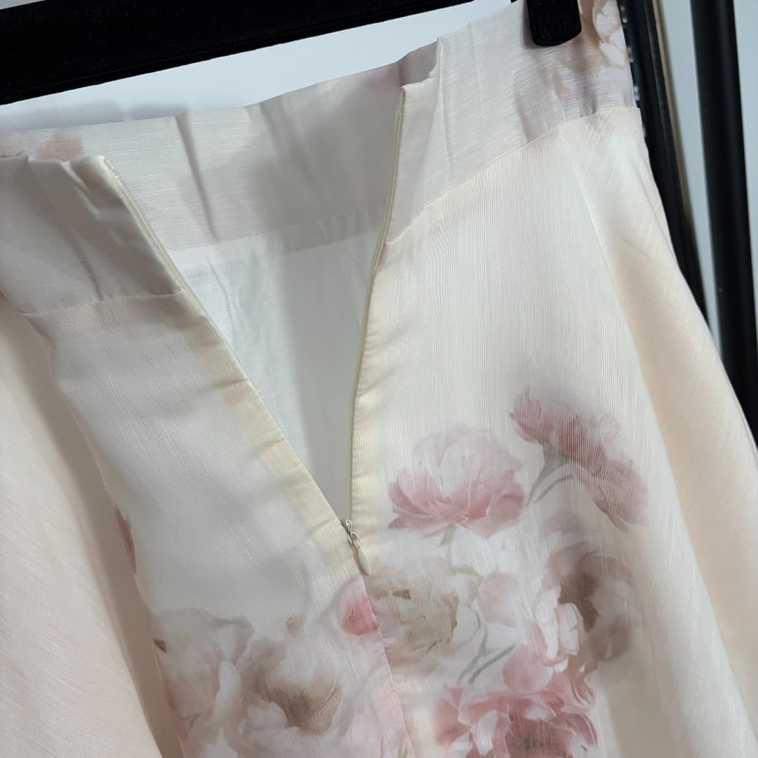 C18339 Style number 20264569 Zimmermann* New set: long-sleeved top with floral print and high-waisted skirt, lined with straps. Color: apricot. S-XL sizes available. [Size M: Chest circumference 76, Length 46; Chest circumference 96, Sleeve length 69, Len — image 7