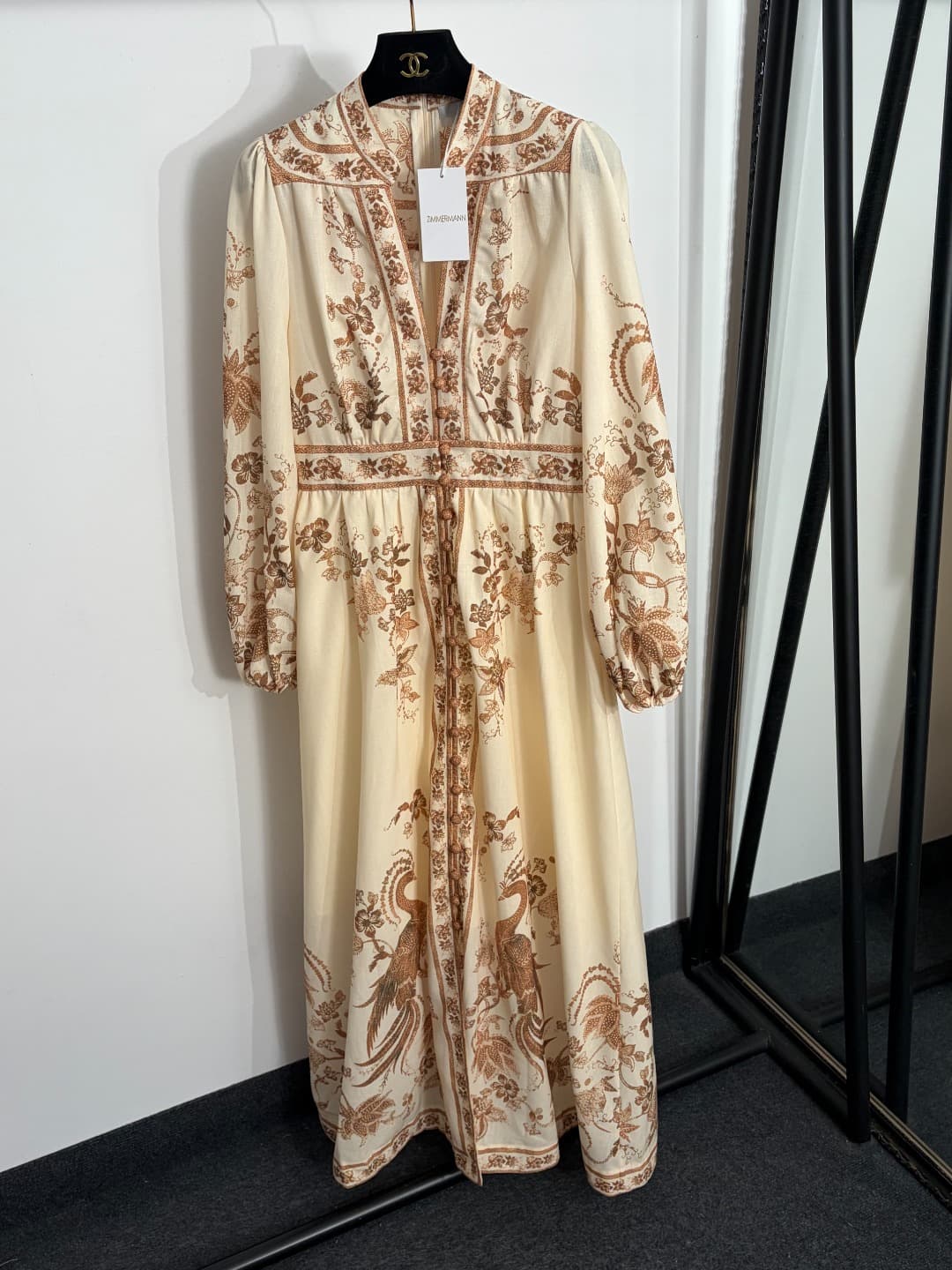 C18218 Style number 20252712 Zimmermann new model, elegant vintage/retro floral print, V-neck, waist-catching lantern-length dress, blue, pink, brown, S-XL. [Size M: bust 92, waist 78, sleeve length 65, overall length 145, weight 0, 68kg] — image 3