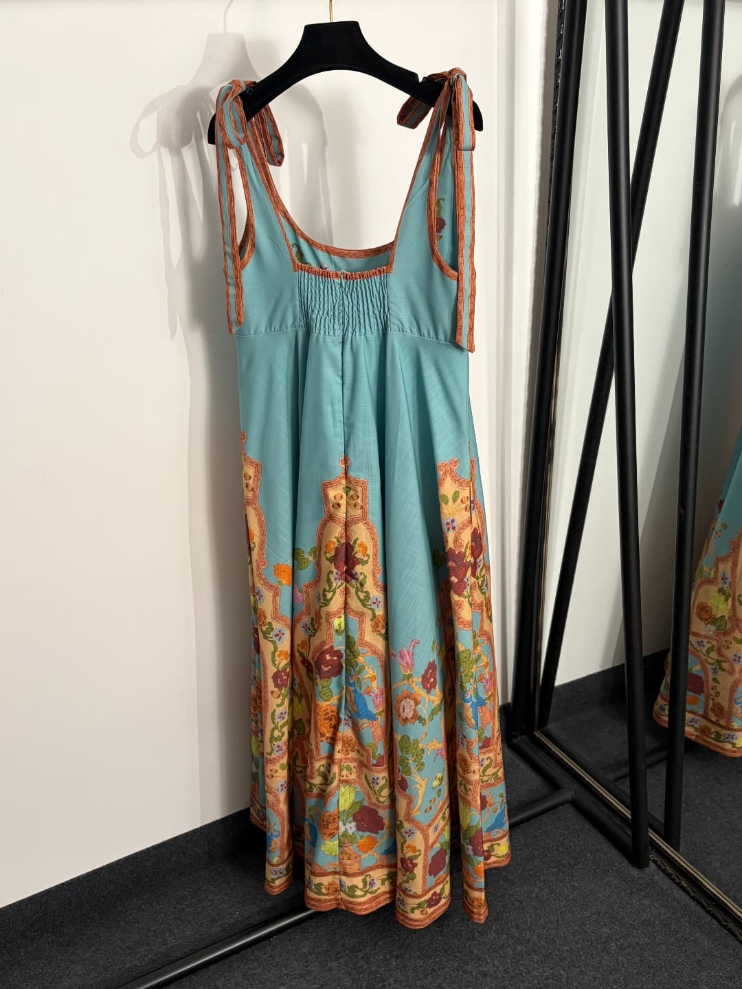 C18327 Item number: 20264614 Zimmermann* Vintage/retro floral print bowed skirt dress. Long dress, lake blue color, S-XL sizes. [Size M: Elasticity at bust: 84; elasticity at waist: 82; length: 132; weight: 0, 835kg] — image 6
