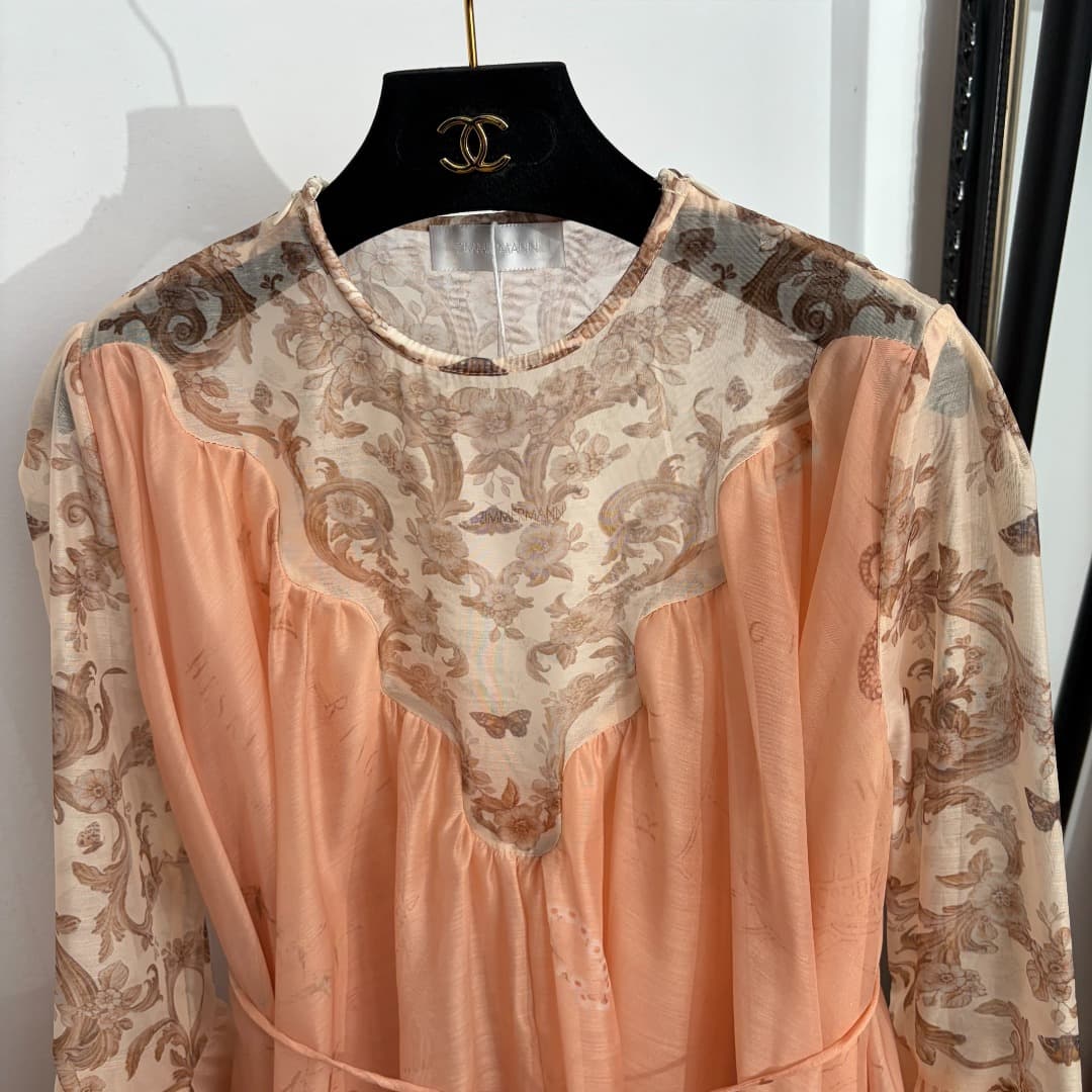C18326 Item number 20264606 Zimmermann* Vintage/retro elegant print irregular喇叭 long-sleeved dress. Long dress, pink, S-XL. [L size: bust 124, sleeve length 77, overall length 136; weight: 0, 465kg] — image 2