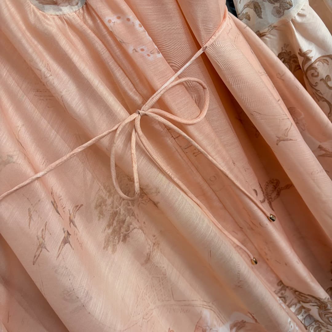 C18326 Item number 20264606 Zimmermann* Vintage/retro elegant print irregular喇叭 long-sleeved dress. Long dress, pink, S-XL. [L size: bust 124, sleeve length 77, overall length 136; weight: 0, 465kg] — image 5