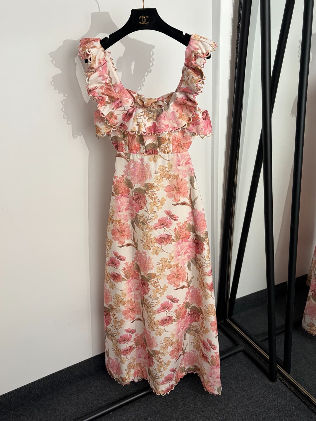C18228 Style No. 20264613 Zimmermann* New model, floral print, bowed backless荷叶 collar strapless dress. Long dress, pink, yellow, S-XL. [Size M: bust 86, waist 76, length 136; weight: 0, 540kg] — image 1
