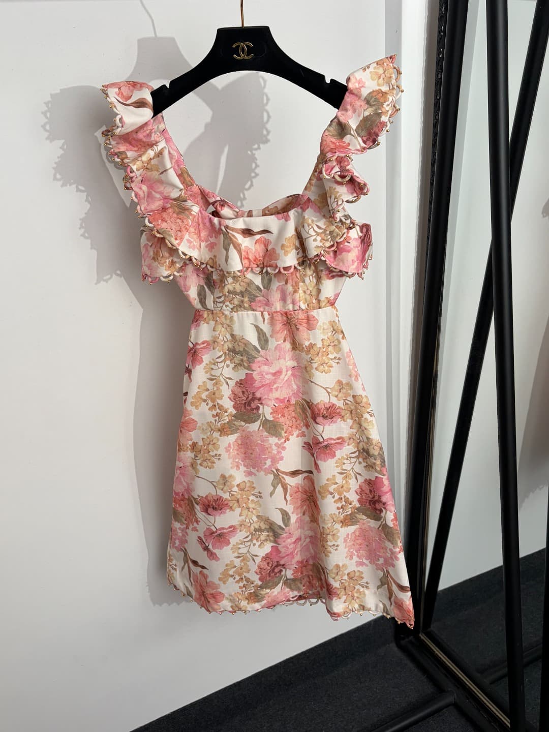 C18229 Style number 20264614 Zimmermann* New model. Floral print, bowed backless荷叶 collar strapless dress. Short skirt, pink, yellow, S-XL. [S size: bust circumference 82, waist circumference 72, length 84; Weight: 0, 420kg] — image 1
