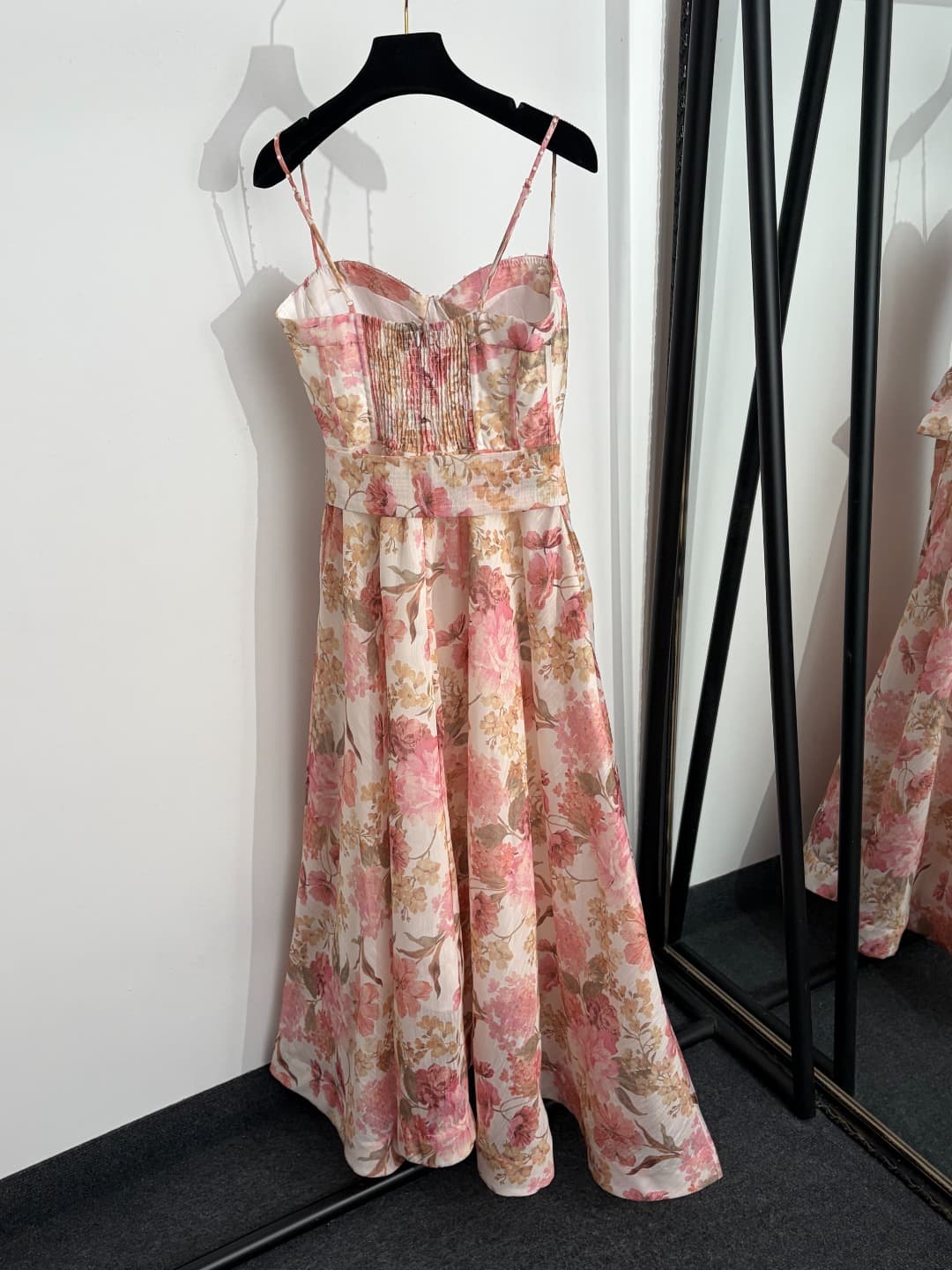 C18227 Item number: 20264615 Zimmermann* New model, elegant style, vacation-themed, boning and strapless dress. Long dress, with a belt, pink, yellow colors, S-XL sizes. [Size M: Elasticity of bust: 82; Elasticity of waist: 72; Length: 120; Weight: 0, 530 — image 6