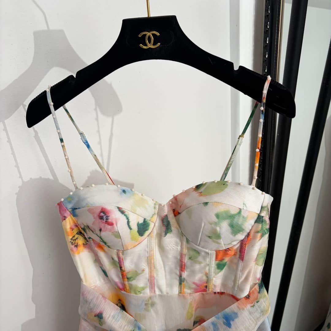 C18322 Style number 20264684 Zimmermann* New model: colored blush floral print, belt-shaped waistline with beads and halter dress. Long dress, white or black, sizes S-XL. [Size M: Elasticity of bust: 82; Elasticity of waist: 72; Length: 118; Weight: 0, 52 — image 2