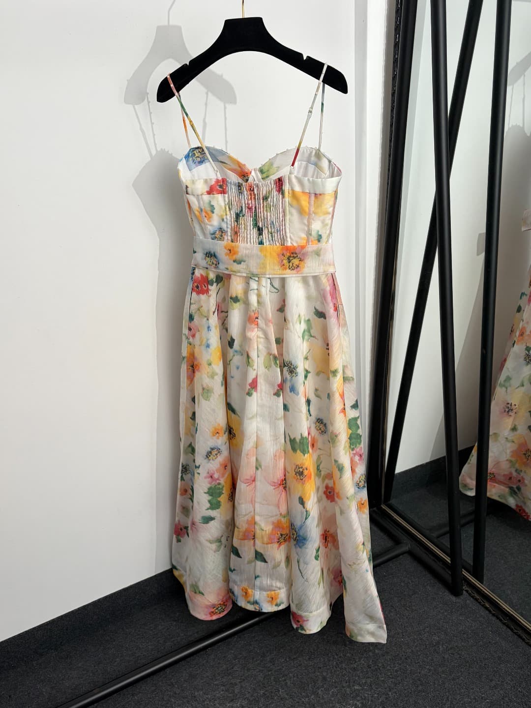 C18322 Style number 20264684 Zimmermann* New model: colored blush floral print, belt-shaped waistline with beads and halter dress. Long dress, white or black, sizes S-XL. [Size M: Elasticity of bust: 82; Elasticity of waist: 72; Length: 118; Weight: 0, 52 — image 6