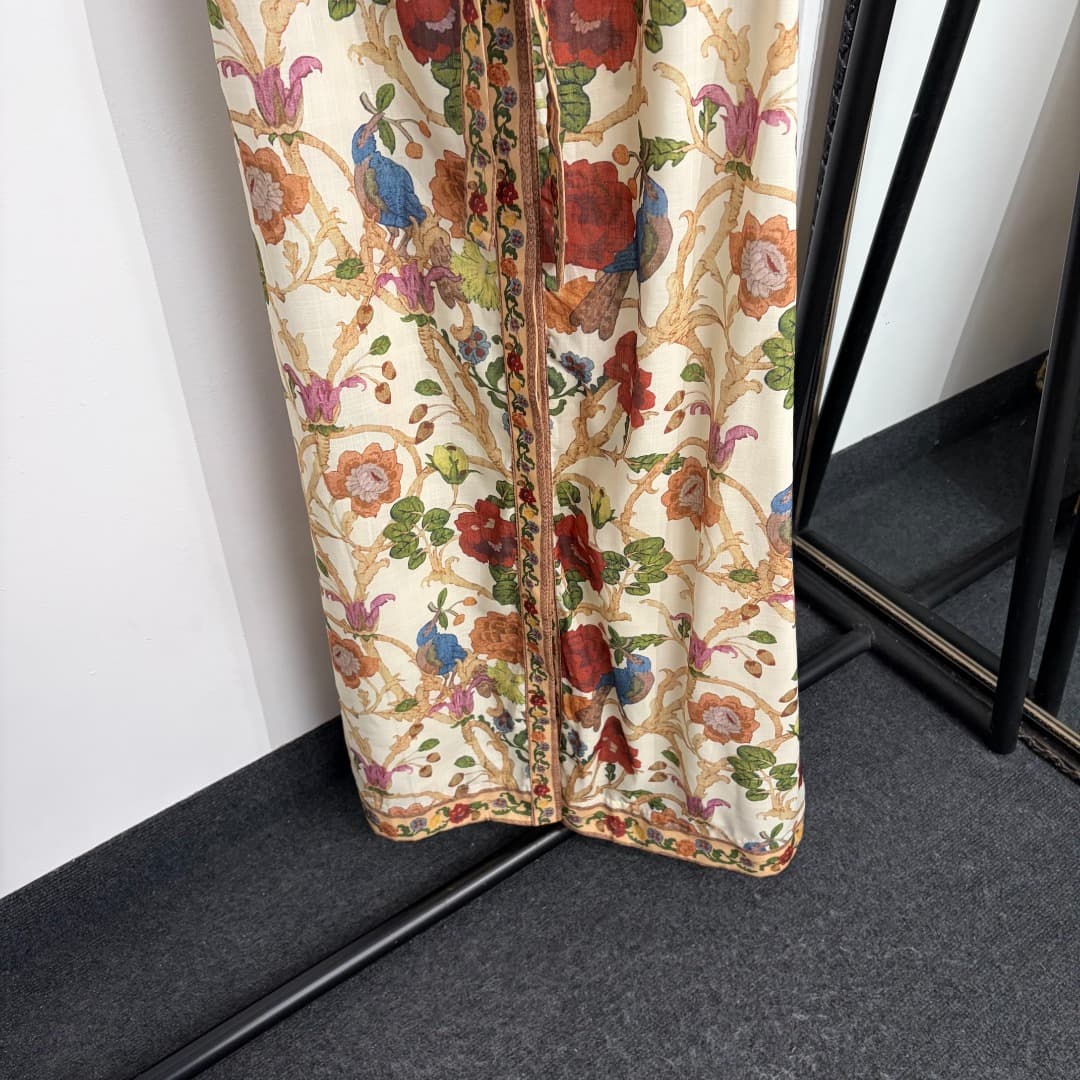 C18319 Style number 20264694 Zimmermann* New model. Floral print, belted, fitted short-sleeve shirt dress. Long dress, beige color, S-XL sizes. [Size M: Shoulder width 40, bust size 106, sleeve length 22, overall length 138; Weight: 0, 460kg] — image 3