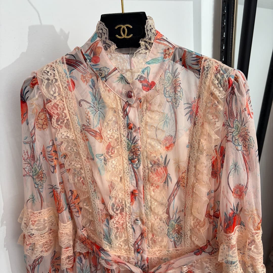 C18291 Style number 20264730 Zimmermann* New model: French-style elegant floral print, lace and ruching on the waist, long sleeve dress. The dress has a underlayer with straps; colors: pink, black. S-XL sizes. [Size M: Chest circumference 88, Length 94; S — image 2