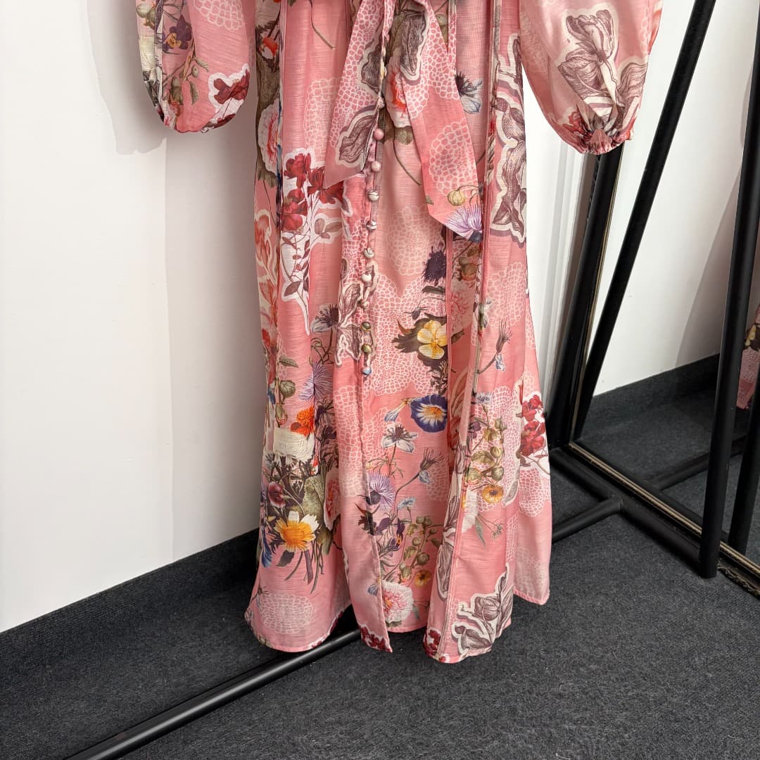 C18318 Style number 20264732 Zimmermann* New model: Elegant floral print with straps, high-waisted lantern-style long-sleeved dress. The dress is lined with straps; colors: pink, orange. S-XL sizes available. [Size M: Chest circumference 90, Length 96; Ch — image 3