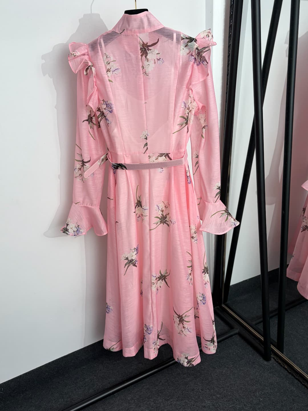 C18316 Style number 20264733 Zimmermann* New model: Floral print, stand-up collar, waist-curving, long sleeves dress. The dress comes with a strapless lining and a belt. Color: pink. S-XL sizes. [Size M: Bust 88, Length 96; Shoulder width 37, Bust 98, Wai — image 7