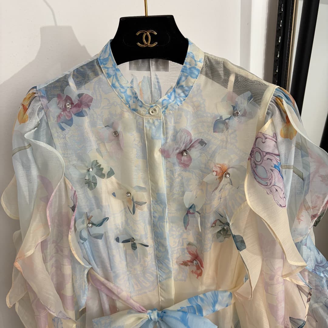 C18313 Item No. 20264734 Zimmermann* New model: dress with nail-drill flower pattern, belted waist-cinching A-line long sleeves, lined with straps, beige, blue colors, S-XL sizes. [Size M: bust 86, length 96; bust 98, sleeve length 68, overall length 138; — image 2