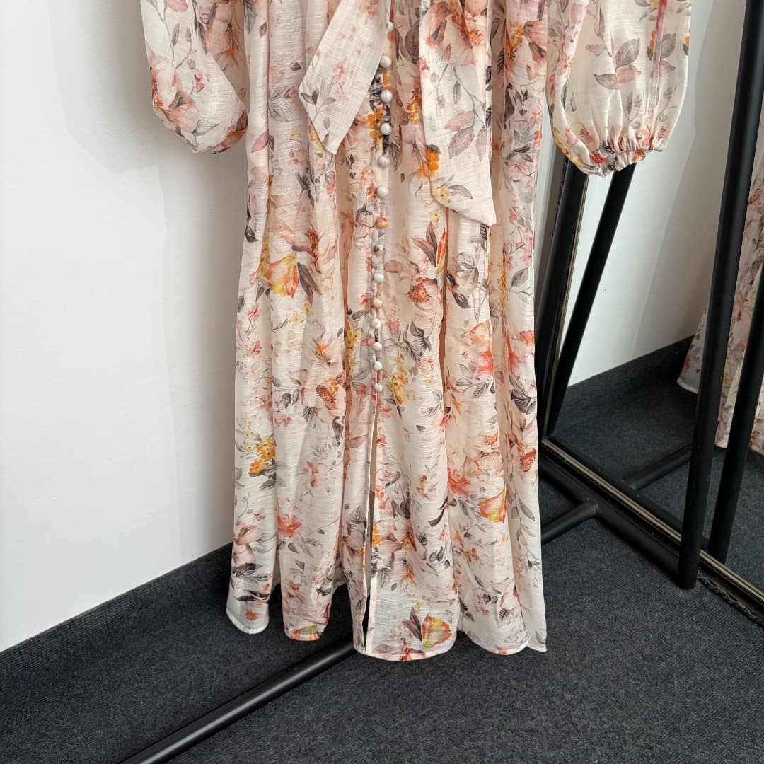 C18307 Item number: 20264824 Zimmermann* New model, elegant style, with colorful flower prints and ties at the waist. Long dress, beige color, with a lining of straps. S-XL sizes. [Size M: Chest circumference 90, length 96; Chest circumference 96, waist c — image 3