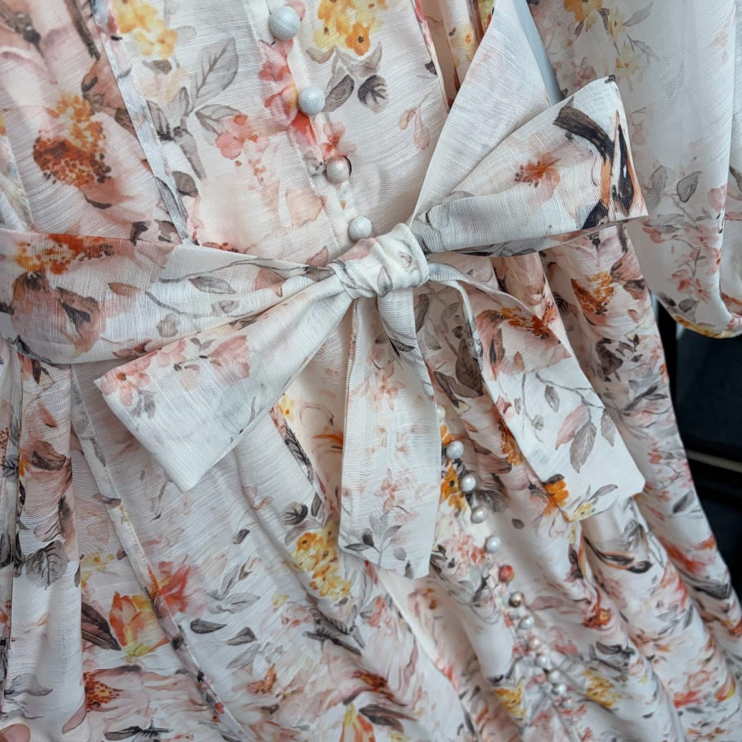 C18307 Item number: 20264824 Zimmermann* New model, elegant style, with colorful flower prints and ties at the waist. Long dress, beige color, with a lining of straps. S-XL sizes. [Size M: Chest circumference 90, length 96; Chest circumference 96, waist c — image 5