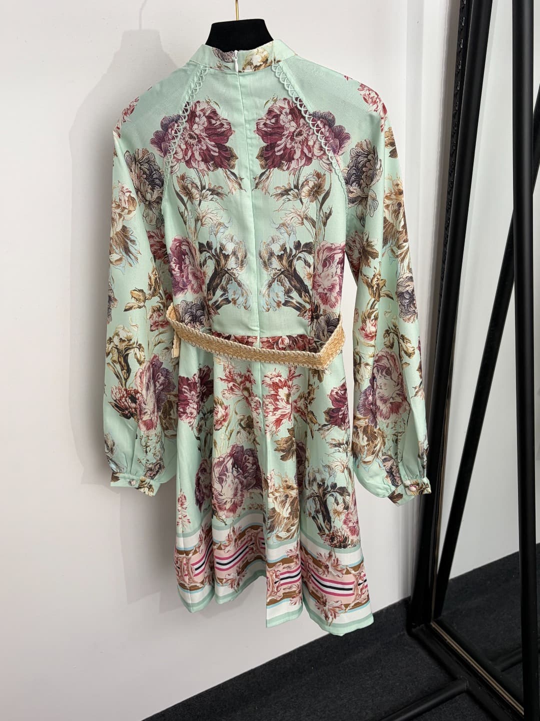 C18299 Item number: 20264838 Zimmermann* New model – vacation-themed floral print lantern-style long-sleeved dress with a short skirt and belt. Color: green. S-XL sizes available. [Size M: bust 90, waist 78, sleeve length 73, overall length 93; Weight: 0, — image 7