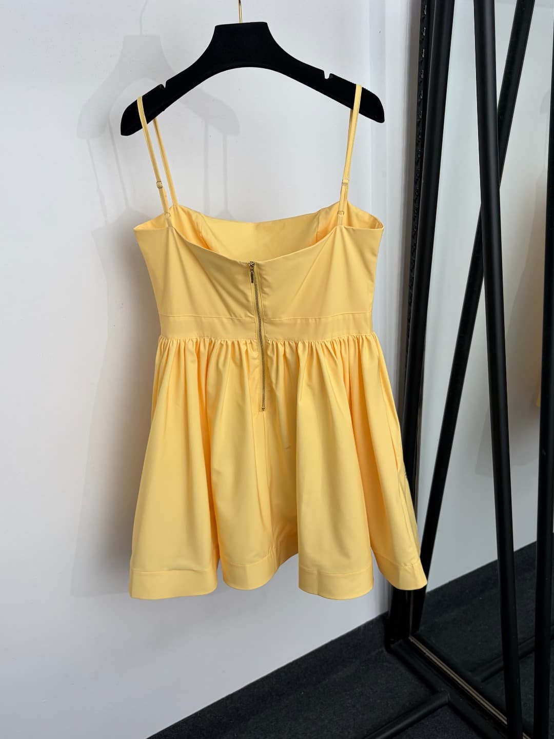 C18296 Style code: 20264841 Zimmermann* New floral-patterned strap dress. Short skirt, white, yellow, sky blue. S-XXL. [Size M: bust 86, waist 76, length 67; Weight: 0, 435kg] — image 4