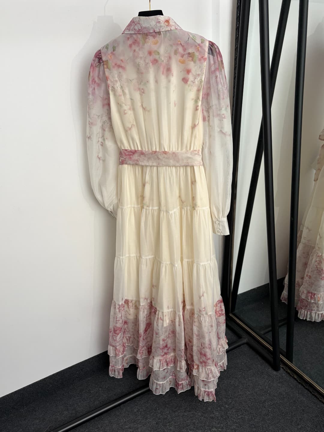 C18293 Style No. 20264846 Zimmermann* New model – Elegant print, ruffled cuffs, mid-length sleeve dress. Long dress, beige color, S-XL size. [Size M: Chest circumference 92, waist circumference 74, sleeve length 67, overall length 137; Weight: 0, 375kg] — image 7