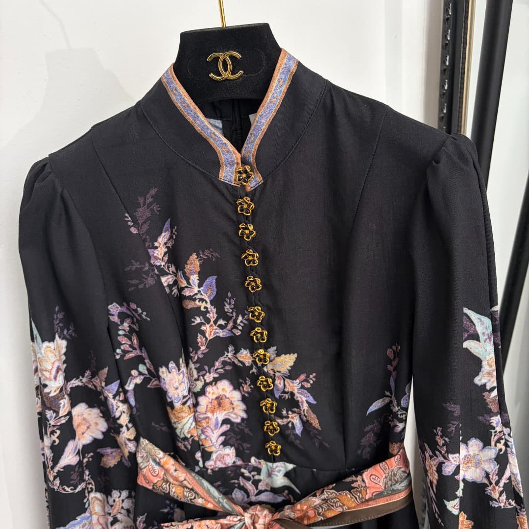 C18279 Style number 20265039 Zimmermann* Vintage/retro style, floral print, waist-catching long sleeves dress. Long dress, black, S-XL. [S size: bust 86, waist 68, sleeve length 63, overall length 124; Weight: 0, 665kg] — image 2
