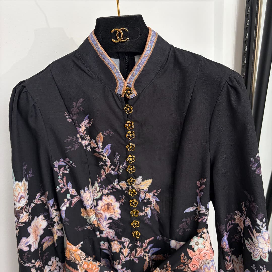 C18278 Size code: 20265040 Zimmermann* Vintage/retro style, floral print, waist-catching long-sleeved dress. Short skirt, black, S-XL. [S size: bust 86, waist 68, sleeve length 63, full length 93; weight: 0, 510kg] — image 2