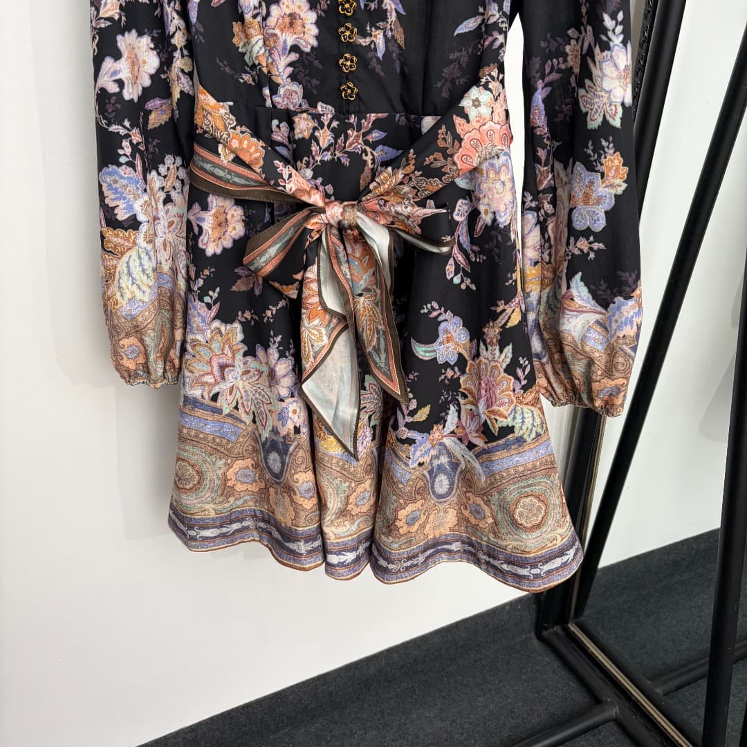 C18278 Size code: 20265040 Zimmermann* Vintage/retro style, floral print, waist-catching long-sleeved dress. Short skirt, black, S-XL. [S size: bust 86, waist 68, sleeve length 63, full length 93; weight: 0, 510kg] — image 3