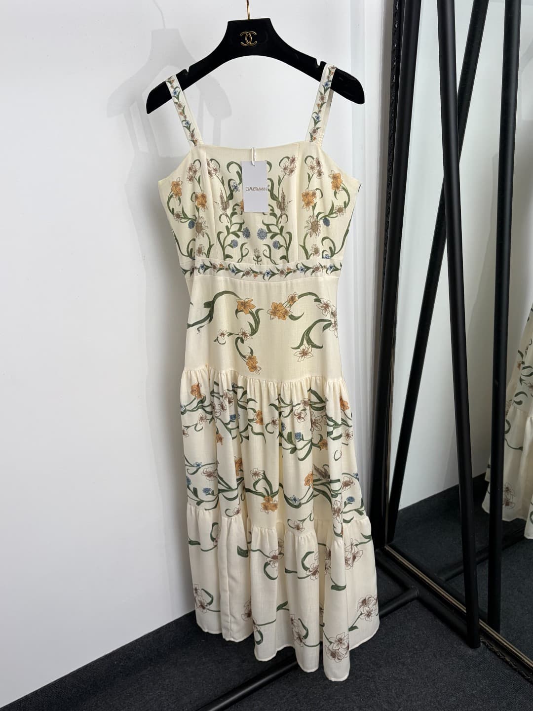 C18274 Item number: 20265115 Zimmermann* New model, elegant floral print linen dress with straps. Long dress, beige color, sizes S-XL. [Size M: bust 84, waist 76, length 130; weight: 0, 545kg] — image 1