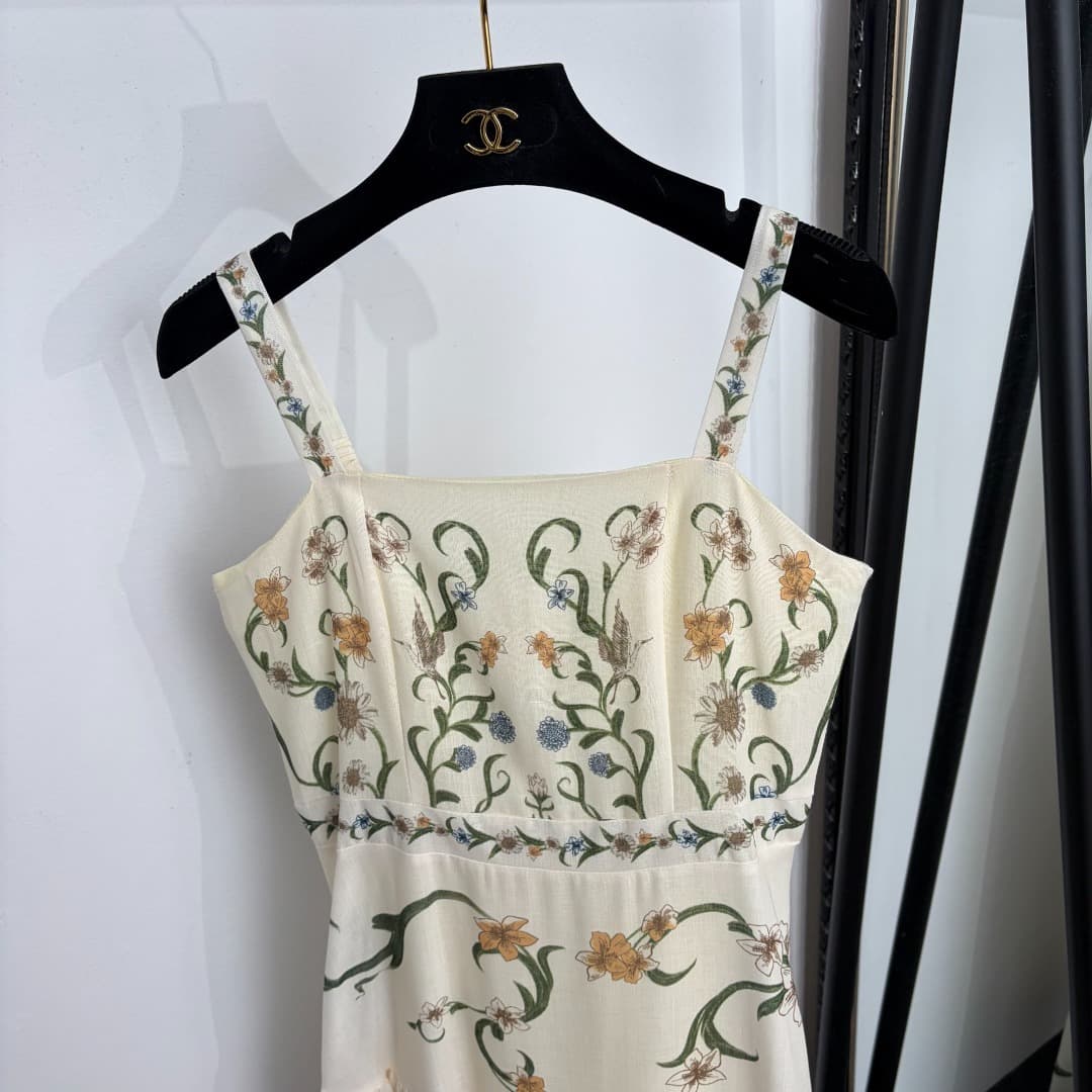 C18274 Item number: 20265115 Zimmermann* New model, elegant floral print linen dress with straps. Long dress, beige color, sizes S-XL. [Size M: bust 84, waist 76, length 130; weight: 0, 545kg] — image 2