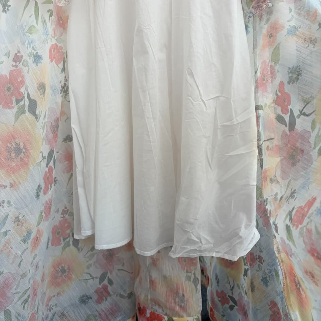 C18266 Style No. 20265277 Zimmermann* New model: vacation-themed dress with floral prints, straps, waist-cinching, halter neckline. Long dress, white color, sizes S-XL. [Size S: Elasticity at chest area 80; elasticity at waist 68; length 126; Weight 0, 53 — image 8