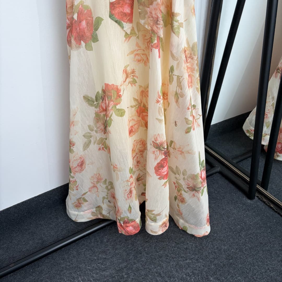 C18265 Item No. 20265278 Zimmermann* New style vacation-themed dress with rose print straps, waist-cinching halter bodice. Long dress, beige color, S-XL sizes. [S size: elasticated bustband 80, elastic waist 68, long length 126; Weight: 0, 530kg] — image 3